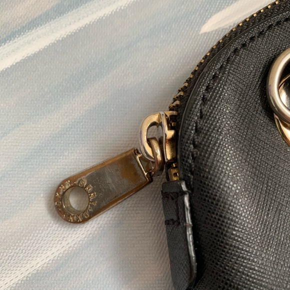 DKNY 2014 Crossbody Goldtone Black Leather Purse - Picture 14 of 16